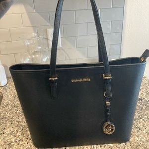 Jet Set Travel Black Tote Michael Kors